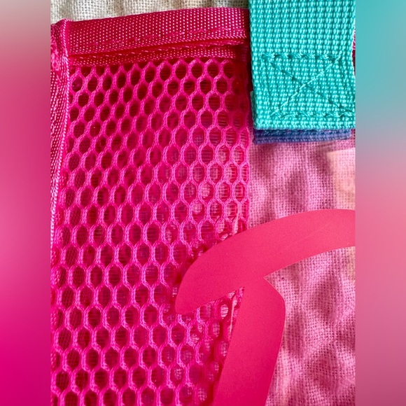 New Barbie Small Pink Tote, Lunch Bag, Purse w/ Doll Keychain - 9.5” x 6.25” - Picture 4 of 8